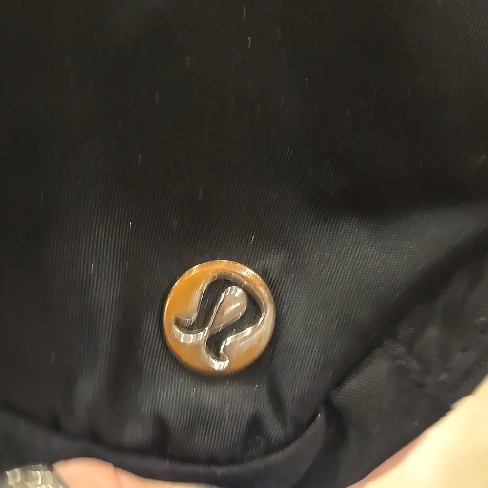 Lululemon Black Everywhere Belt Bag - Picture 2 of 11